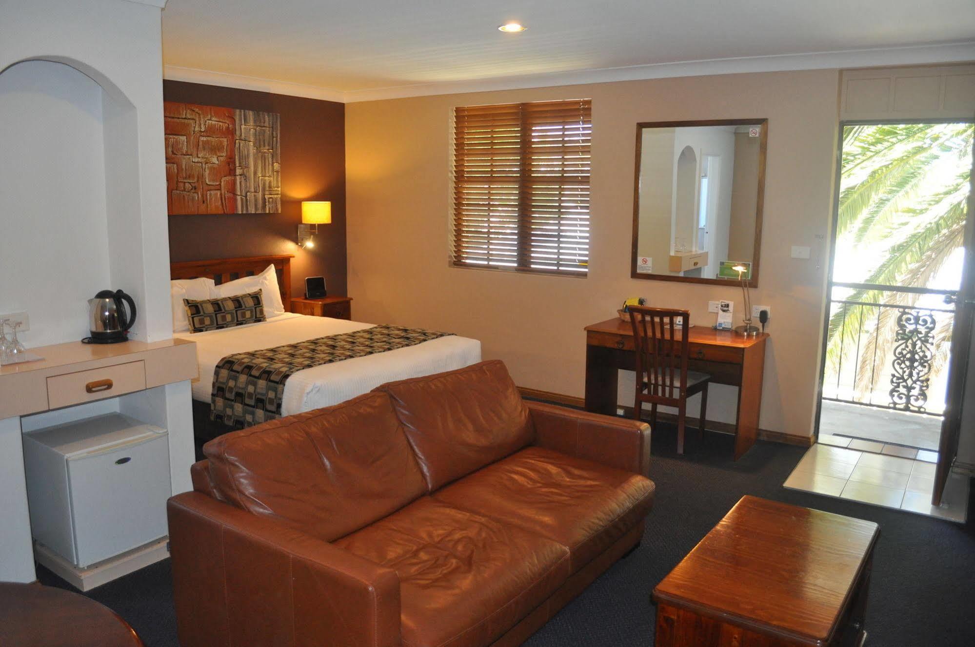 In Town Motor Motel 3*